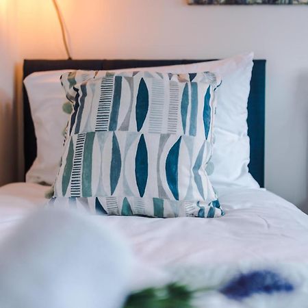 Bright 2-Bed Cottage In Chester By 53 Degrees Property, Ideal For Couples & Small Groups, City Centre - Sleeps 6 Exterior foto